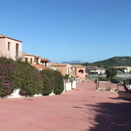 Casa Vacanze Murta Maria Con Piscina Nyaraló *