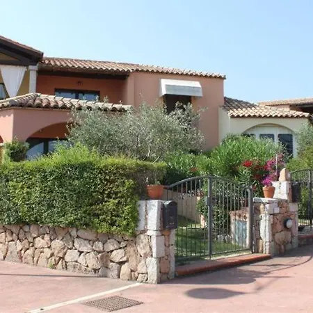 Casa Vacanze Murta Maria Con Piscina